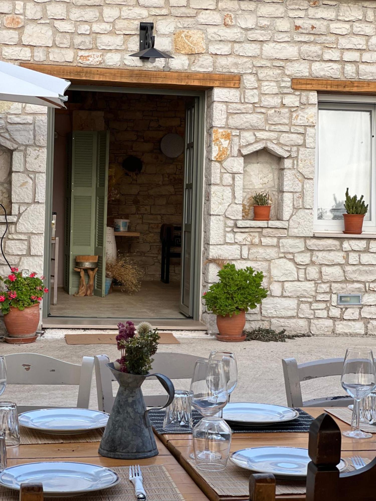 Elea Guesthouse Himare Exterior foto